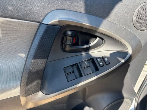 Used 2011 Toyota RAV4 4WD w/ Base L4 Extra Value Pkg image 12
