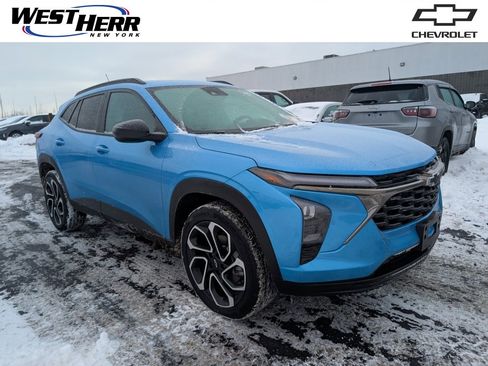 Used 2026 Chevrolet Trax RS w/ Driver Confidence Package image 1