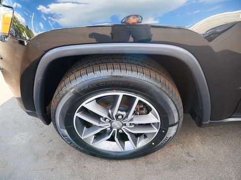 Used 2018 Jeep Grand Cherokee Limited AWD/4WD image 33