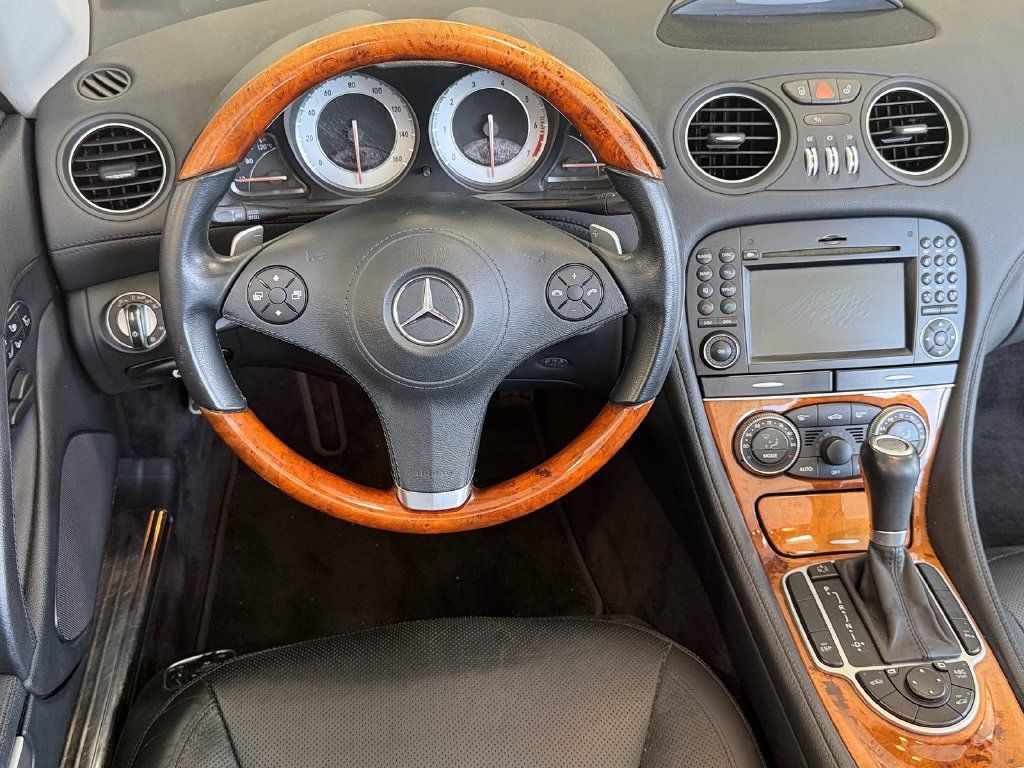Used 2009 Mercedes-Benz SL 550 image 17