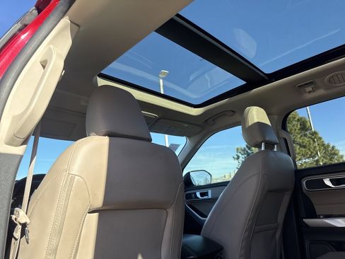 Certified 2022 Ford Explorer XLT w/ Equipment Group 202A image 20