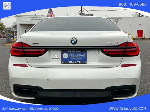 Used 2019 BMW 750i xDrive w/ M Sport Package image 3