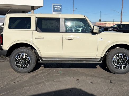 New 2025 Ford Bronco Outer Banks image 2