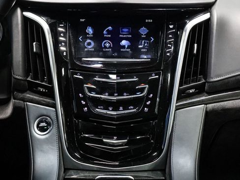 Used 2019 Cadillac Escalade ESV Platinum image 32