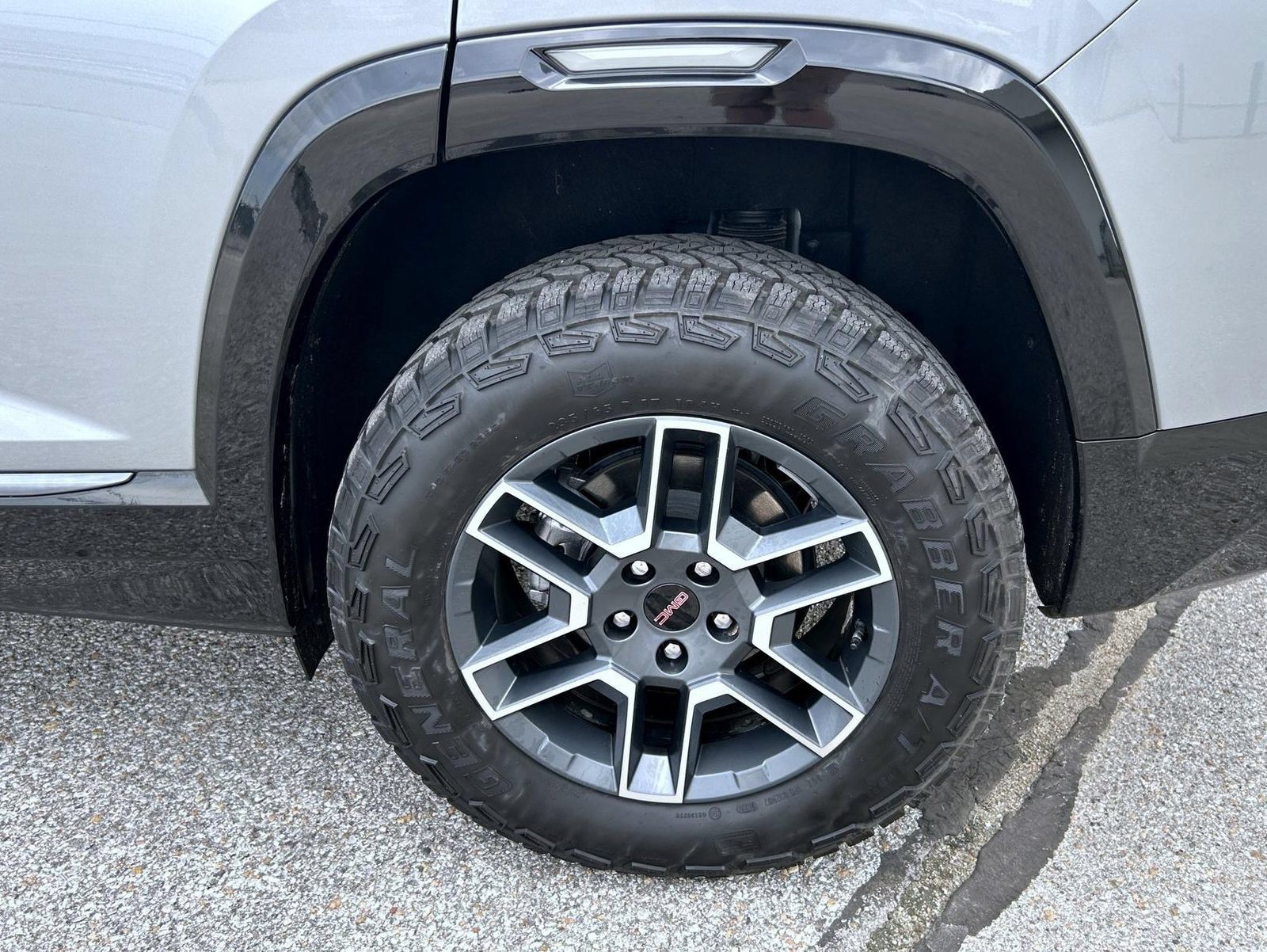 Certified 2026 GMC Terrain AT4 w/ Convenience Package III AWD/4WD image 23