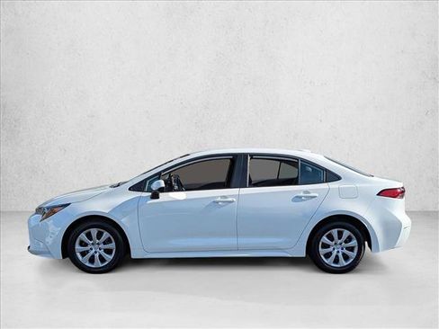 Used 2025 Toyota Corolla LE image 9