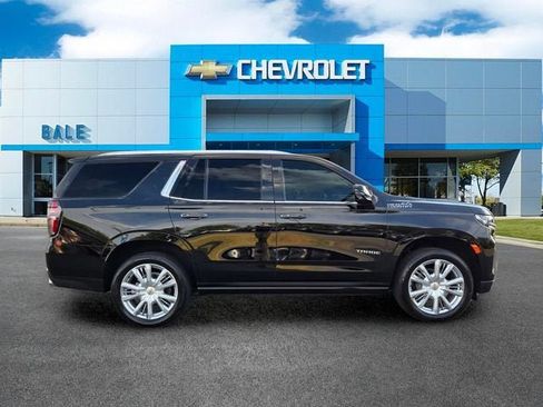 Used 2024 Chevrolet Tahoe High Country AWD/4WD image 2