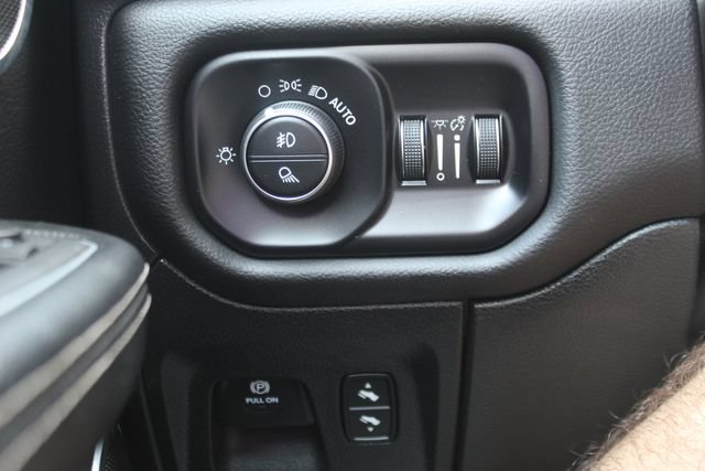 Used 2024 RAM 1500 Laramie AWD/4WD image 19