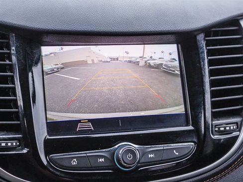 Used 2022 Chevrolet Trax LT w/ LT Convenience Package image 32