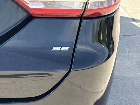 Used 2017 Ford Fusion SE image 9