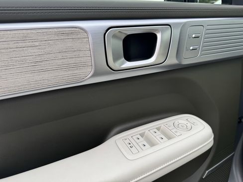 Used 2025 Hyundai Santa Fe Calligraphy image 12