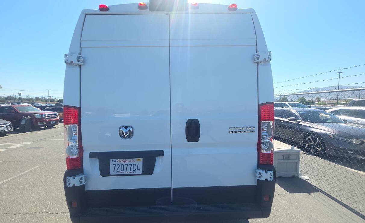 Used 2024 RAM ProMaster 2500 w/ Safety Group FWD image 3