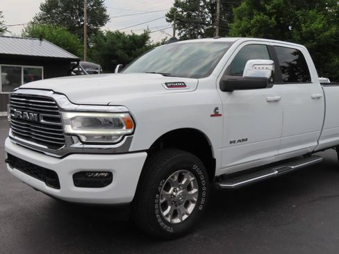 Used 2024 RAM 2500 Laramie AWD/4WD image 10