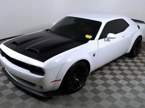 Used 2019 Dodge Challenger SRT Hellcat Redeye image 3