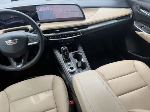 Certified 2024 Cadillac XT4 Premium Luxury FWD image 13