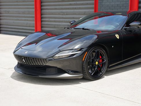 Used 2023 Ferrari Roma RWD image 4