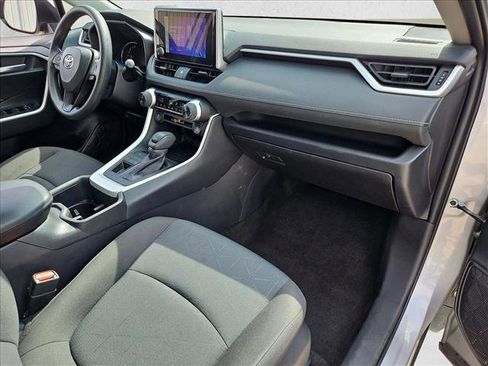 Used 2025 Toyota RAV4 XLE image 22