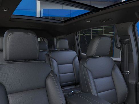 New 2026 Chevrolet Traverse LT w/ Sun and Wheel Package FWD image 24