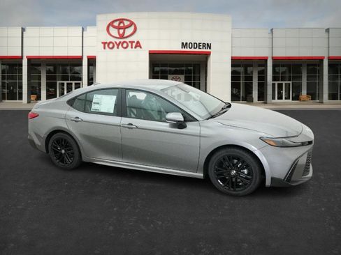 New 2026 Toyota Camry SE image 28