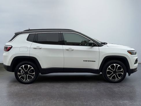 Used 2022 Jeep Compass Limited AWD/4WD image 4