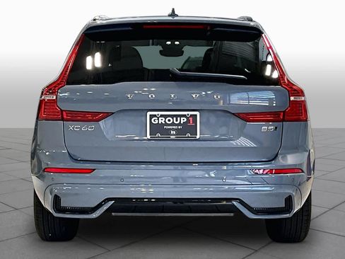 Certified 2024 Volvo XC60 B5 Core w/ Climate Package AWD/4WD image 5