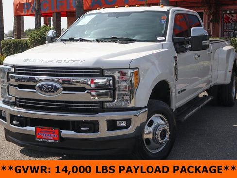 Used 2017 Ford F350 Lariat w/ Chrome Package image 4