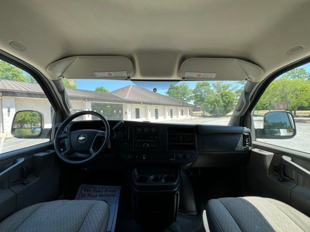 Used 2016 Chevrolet Express 2500 RWD image 18