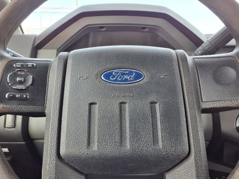 Used 2013 Ford F550 4x4 Regular Cab Super Duty image 12