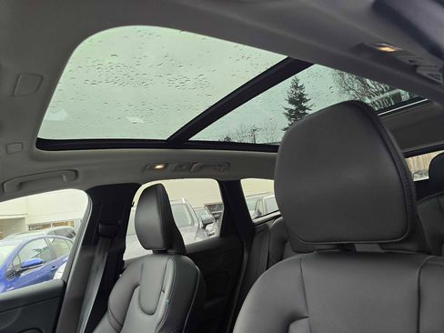 Certified 2025 Volvo XC60 B5 Core w/ Protection Package Premier AWD/4WD image 23