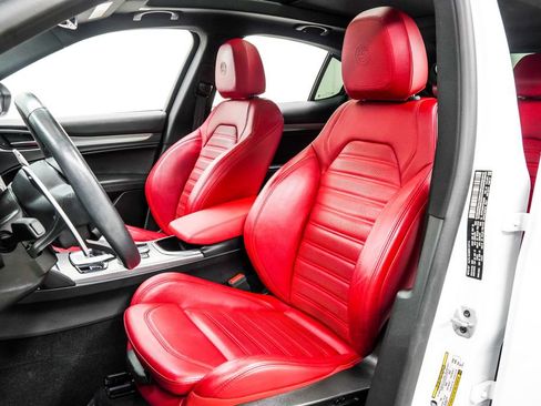 Used 2023 Alfa Romeo Stelvio Veloce image 14