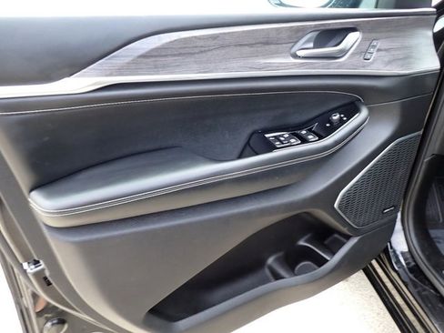 Certified 2023 Jeep Grand Cherokee L Overland image 20