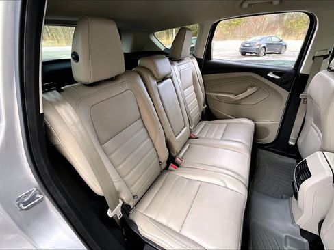 Used 2018 Ford Escape Titanium w/ Ford Safe & Smart Package image 19