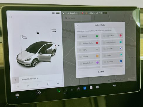 Used 2021 Tesla Model Y Long Range AWD/4WD image 18