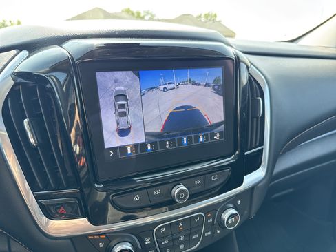 Used 2021 Chevrolet Traverse Premier image 16