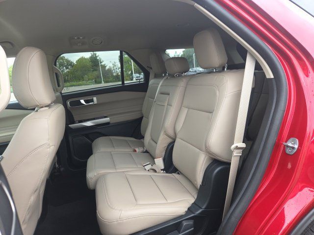 Used 2023 Ford Explorer XLT w/ Equipment Group 202A AWD/4WD image 17