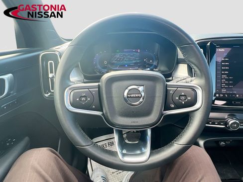 Used 2024 Volvo XC40 B5 Core image 14