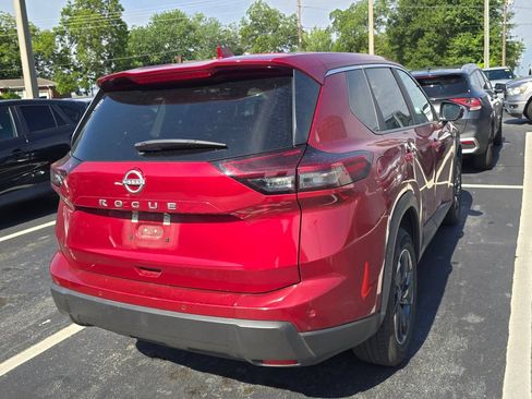 Used 2025 Nissan Rogue SV FWD image 10