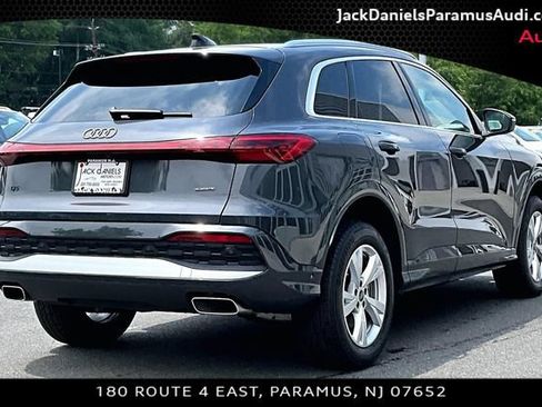 Used 2025 Audi Q5 Premium w/ Convenience Package AWD/4WD image 2