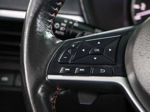 Used 2022 Nissan Altima 2.5 SR w/ Midnight Edition Package FWD image 13