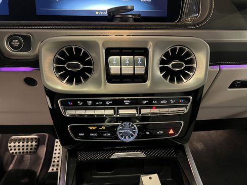 Used 2024 Mercedes-Benz G 63 AMG 4MATIC image 19