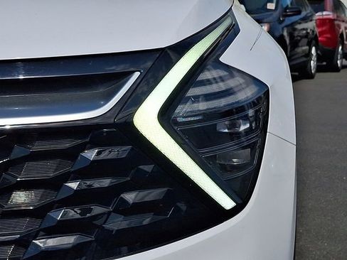 Used 2024 Kia Sportage SX image 9