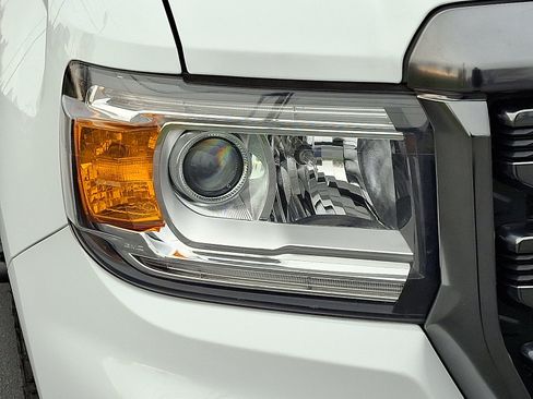 Used 2022 GMC Canyon AT4 image 9