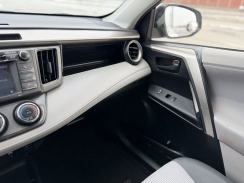 Used 2013 Toyota RAV4 LE image 19