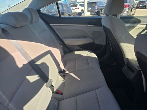 Used 2018 Hyundai Elantra SEL FWD image 11