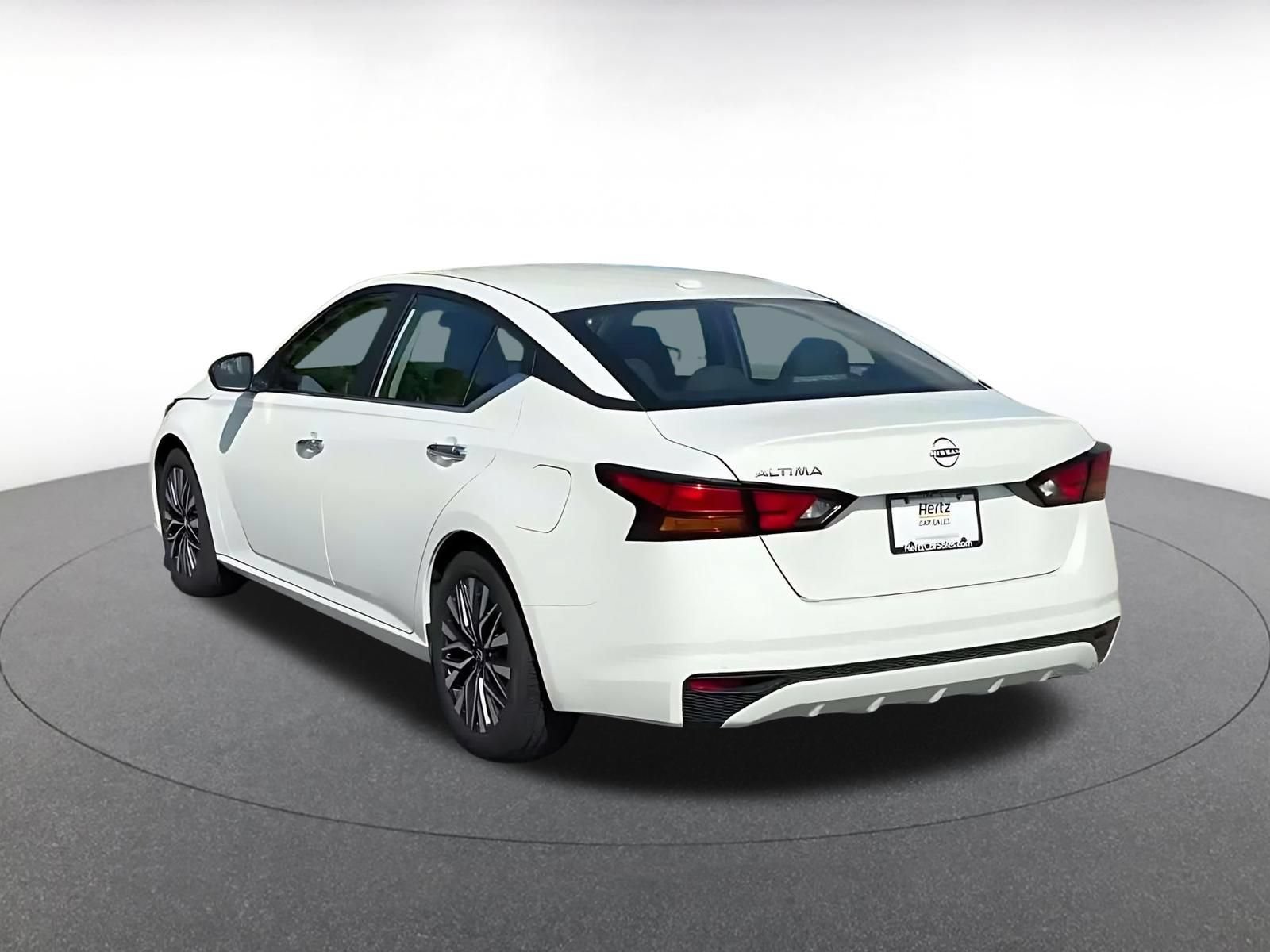 Used 2025 Nissan Altima 2.5 SV FWD image 10