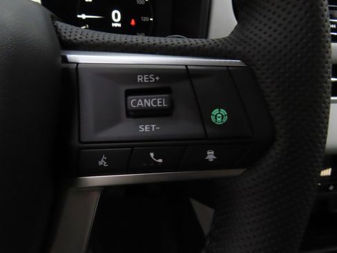 Used 2025 Mitsubishi Outlander SE FWD image 14