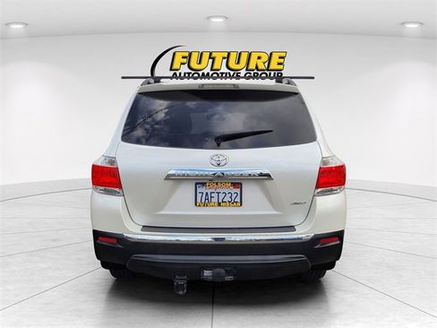 Used 2013 Toyota Highlander Plus image 5