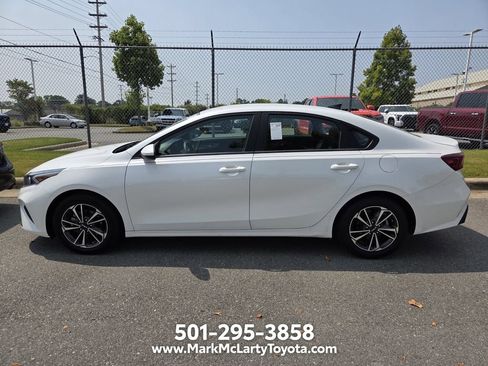 Used 2024 Kia Forte LXS FWD image 7