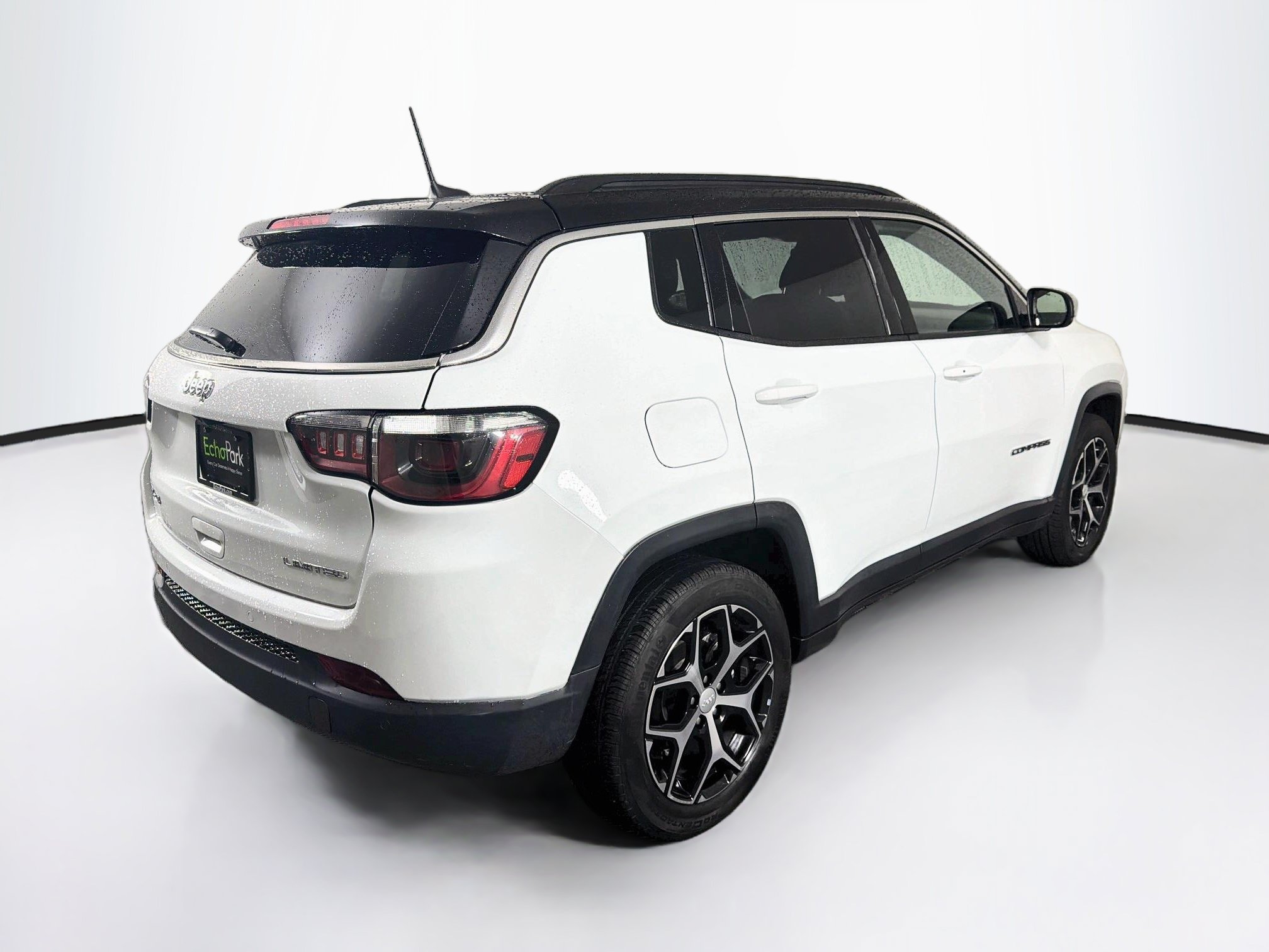 Used 2024 Jeep Compass Limited AWD/4WD image 9
