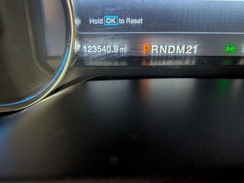 Used 2016 Ford F150 Lariat w/ Equipment Group 502A Luxury AWD/4WD image 8